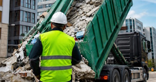 Вывоз строительного мусора в Домодедове: услуги лицензированной компании — ПроМусор